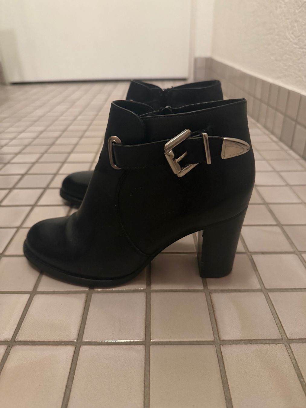 Damenschuhe: San Marina Bottines noires taille 37 – Gebraucht aus Vevey von liv_998v