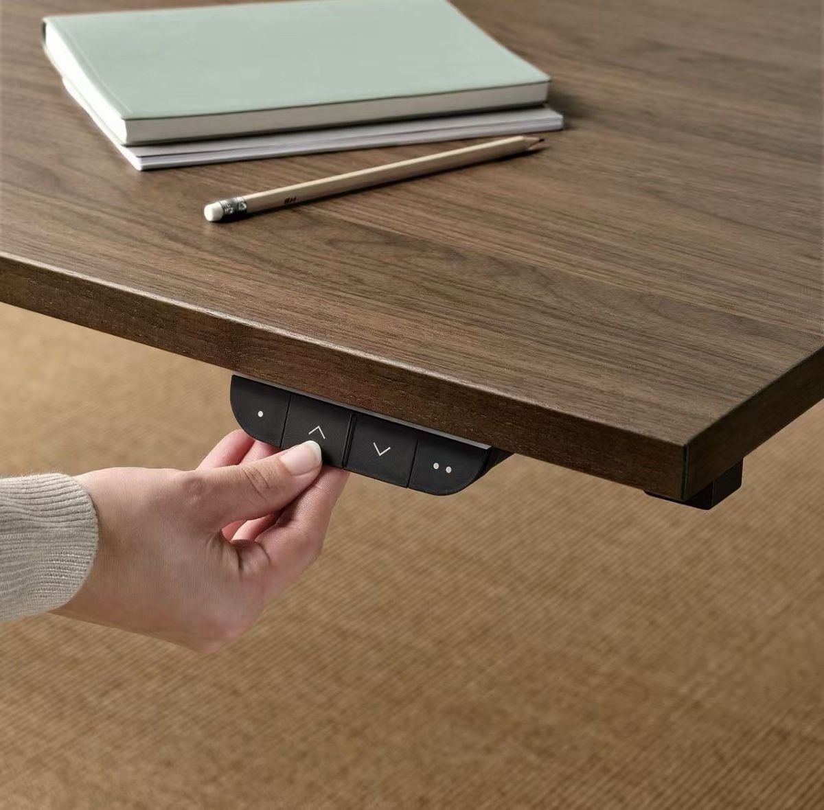 Scrivanie: Computer desk from IKEA. electric, height adjustable – Usato da Dübendorf venduto da xce_m8qq 2