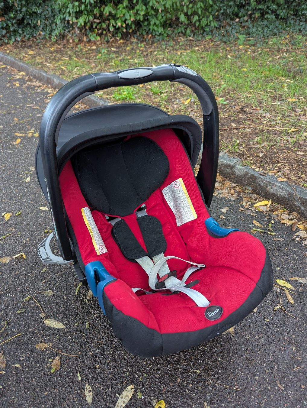 Britax Römer Seggiolini per auto: Autositz Baby Kindersitz – Usato da Muttenz venduto da cor_nln8 4