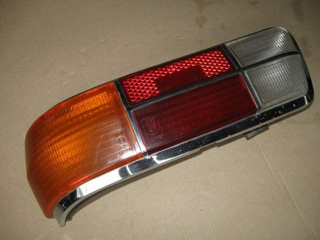 Audi Tutti pezzi di ricambio auto: Rücklichtglas Audi 100 – Usato da Embrach venduto da Gingerli