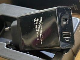 Chargeur USB Rapide C40 - Type C et USB - Neuf