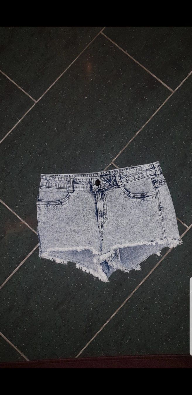 Pantaloni: Shorts – Usato da Bubendorf venduto da ang_b829