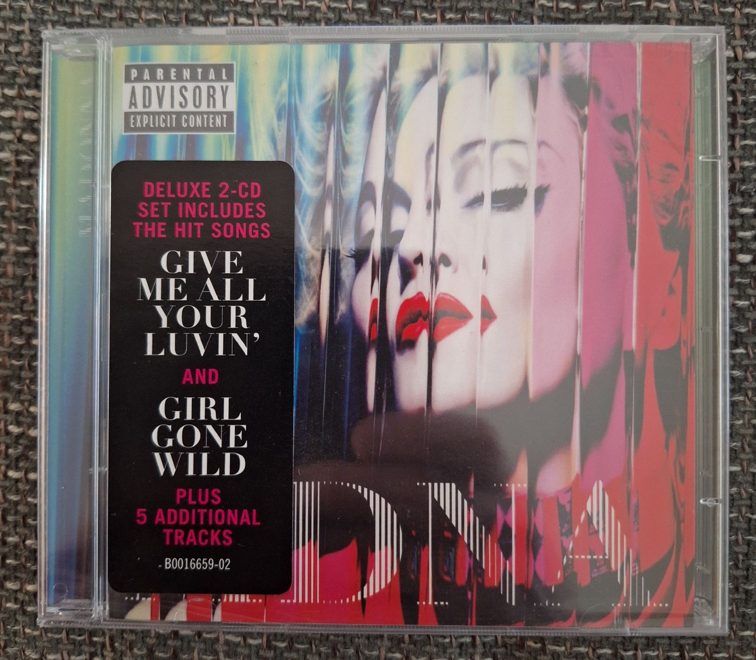CD: Madonna MDNA CD USA – Nuovo e nell'imballaggio originale da Luzern venduto da thomarco