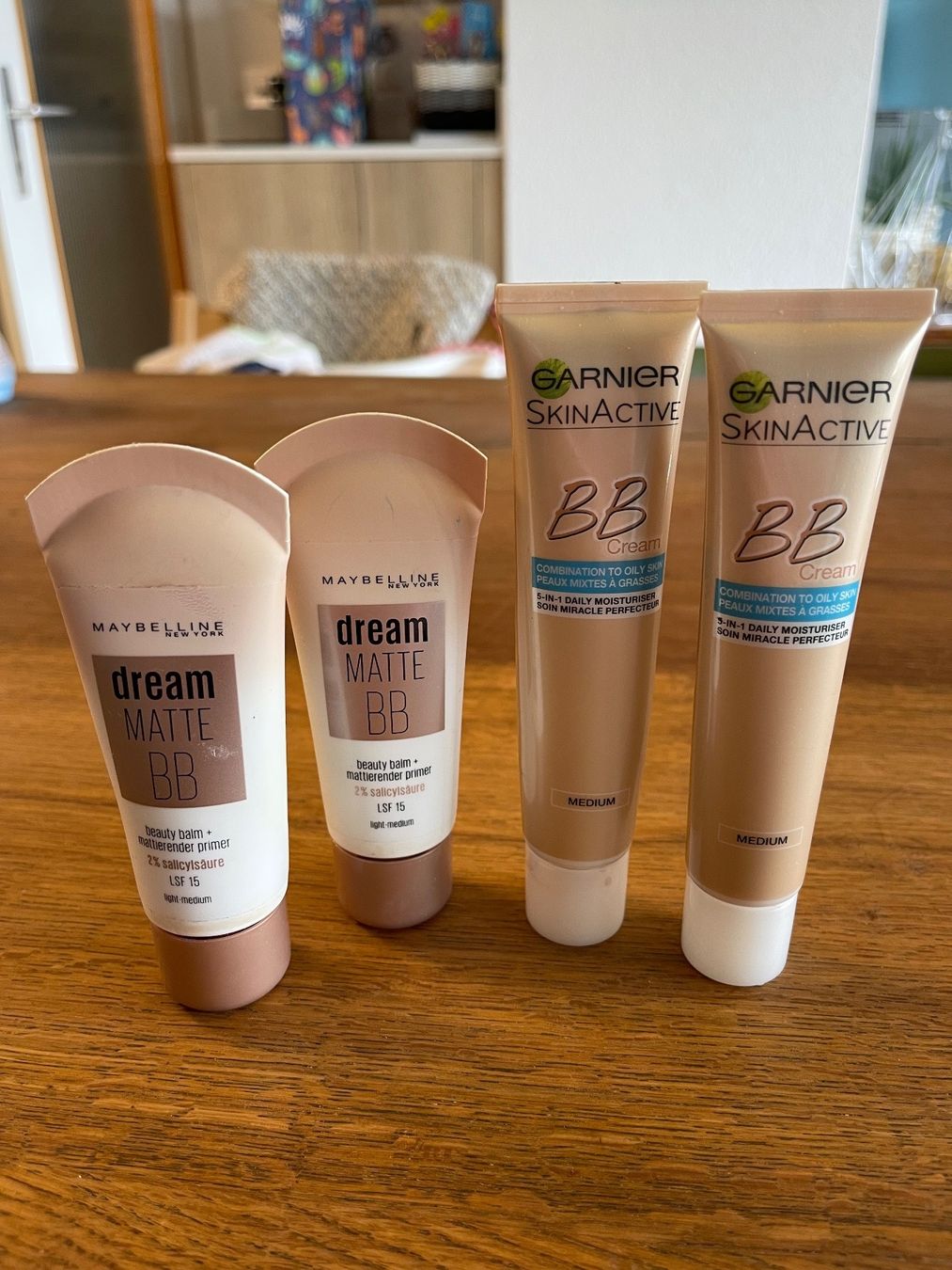 Make-up: 4x BB Cream / Foundation medium – Gebraucht aus Täuffelen von Nice800
