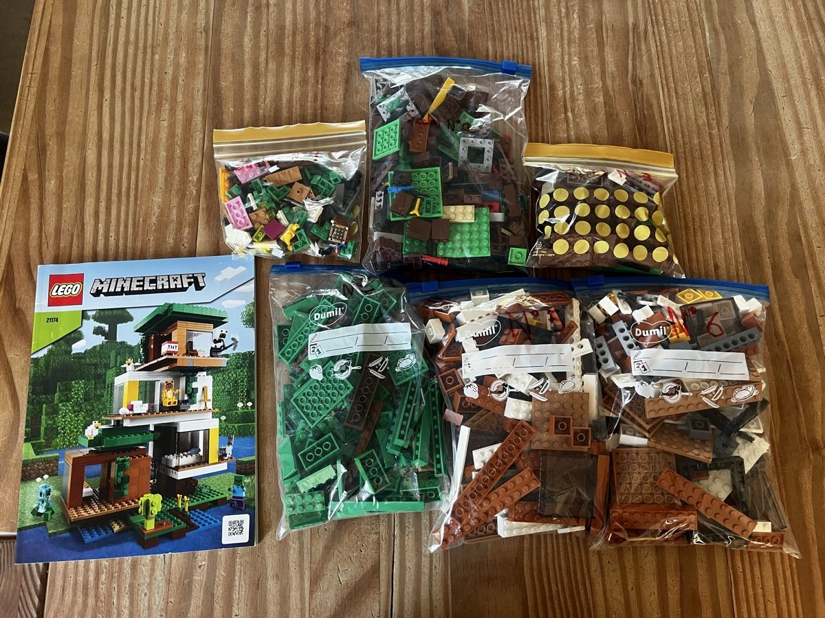 Lego Kit di costruzioni: Lego Minecraft la cabane moderne – Usato da Develier venduto da lili_1 1
