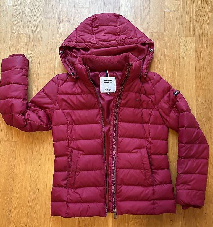 Giacche: Daunenjacke der Marke Tommy Hilfiger – Usato da Kirchberg BE venduto da Melanie.MaraM