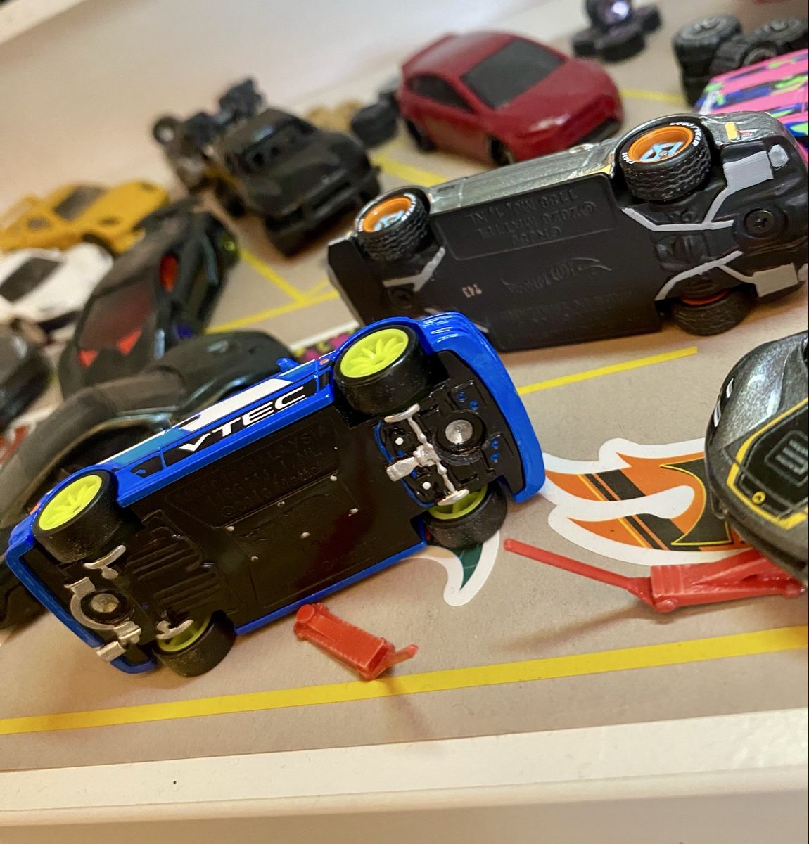 Hot Wheels Modellini d'auto: Hot Wheels Sammlung mit 14 custom Autos – Nuovo (secondo la descrizione) da Küssnacht am Rigi venduto da Hluchs 2