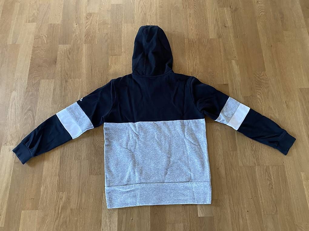 Maglioni & Felpe: Hoodie Adidas, Gr.164 – Usato da Iffwil venduto da tan_l2nr 1