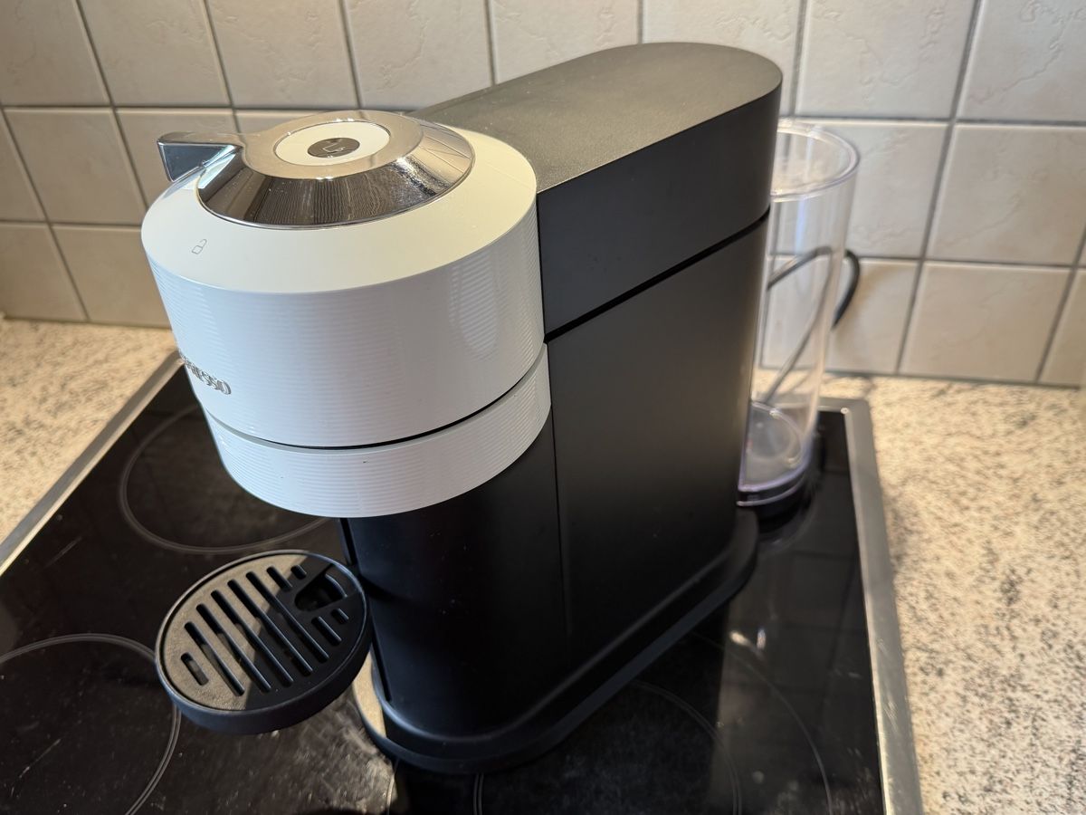 Nespresso Macchine per caffè & Macchine per espresso: Macchina Nespresso vertuo☕ – Usato da Buchs SG venduto da djs_ycd8 2