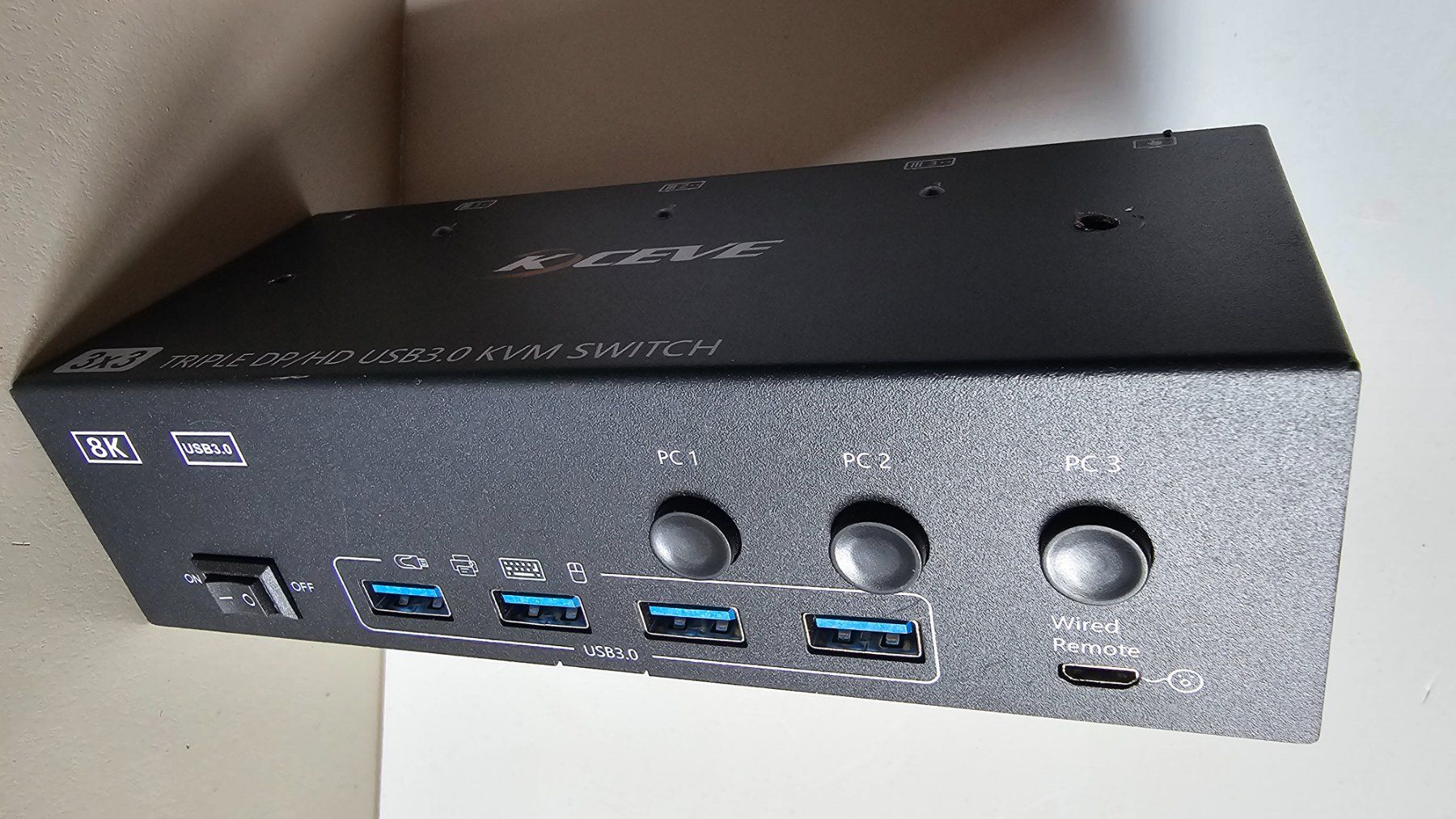 PC: KVM Switch 8K – Usato da Oberdiessbach venduto da 56292 4