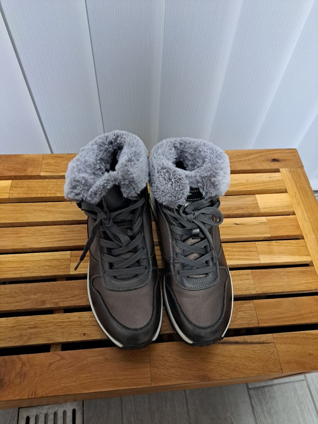 Skechers Scarpe da donna: Damenstiefetten Gr 39 – Usato da Kloten venduto da Buki-Sneki