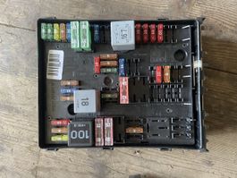 VW Audi Sicherungskasten im Motorraum 1K0937124P