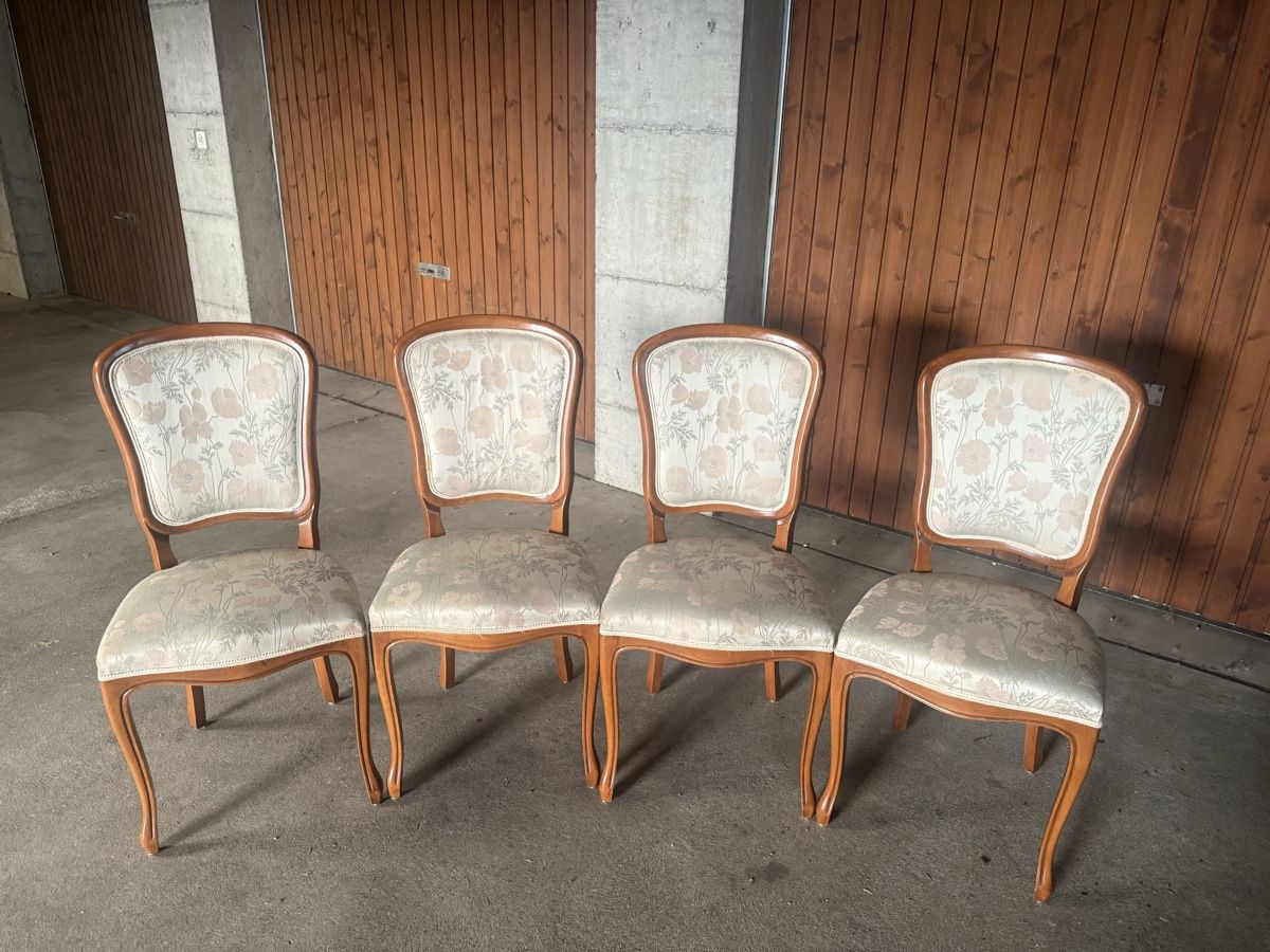 Tables: Esstisch mit 4 stuhlen  – D'occasion à Steinmaur par Bal-Rajmi1 3