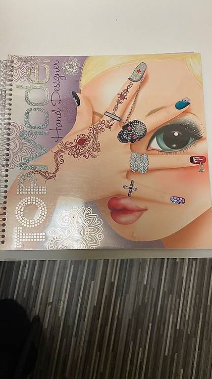 Top Model Hand Designer Malbuch für kreative Designs! (Gebraucht) in ...