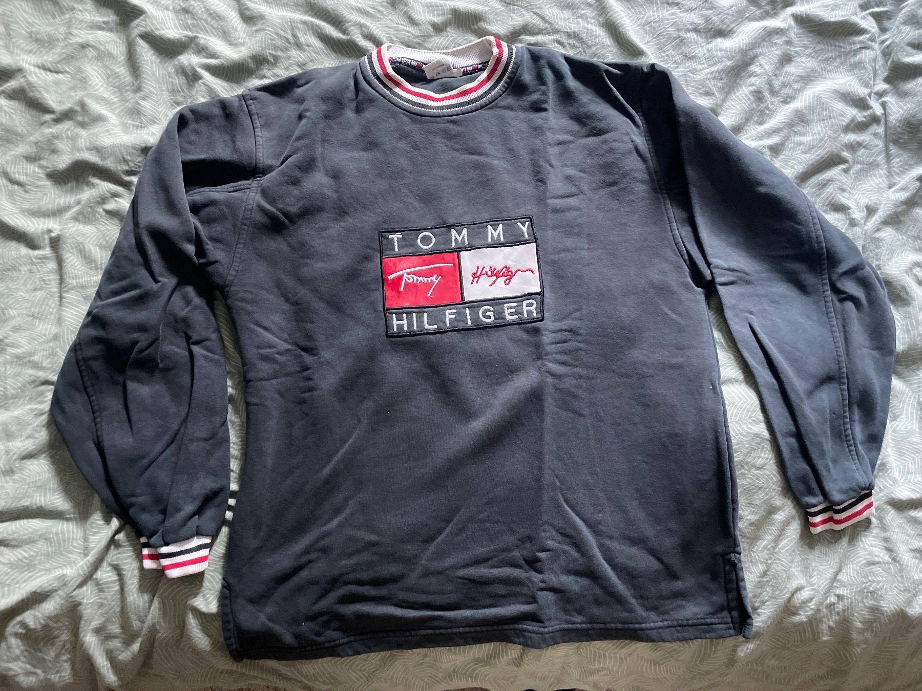 Tommy Hilfiger Maglioni & Felpe: Vintage Tommy Hilfiger Pulli Grösse L – Usato da Winterthur venduto da cheerio97 1