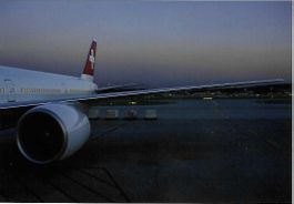 AK:  ✈   SWISS B-777 / Zürich by Night