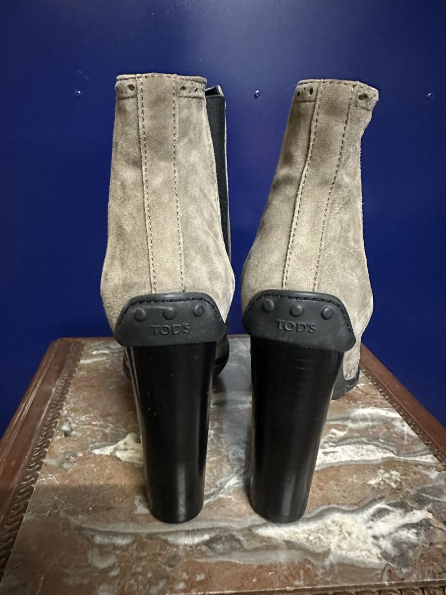 Tod'S Scarpe da donna: Bottines Tod’s daim gris taille 37.5. – Usato da Genève venduto da Tom6 2