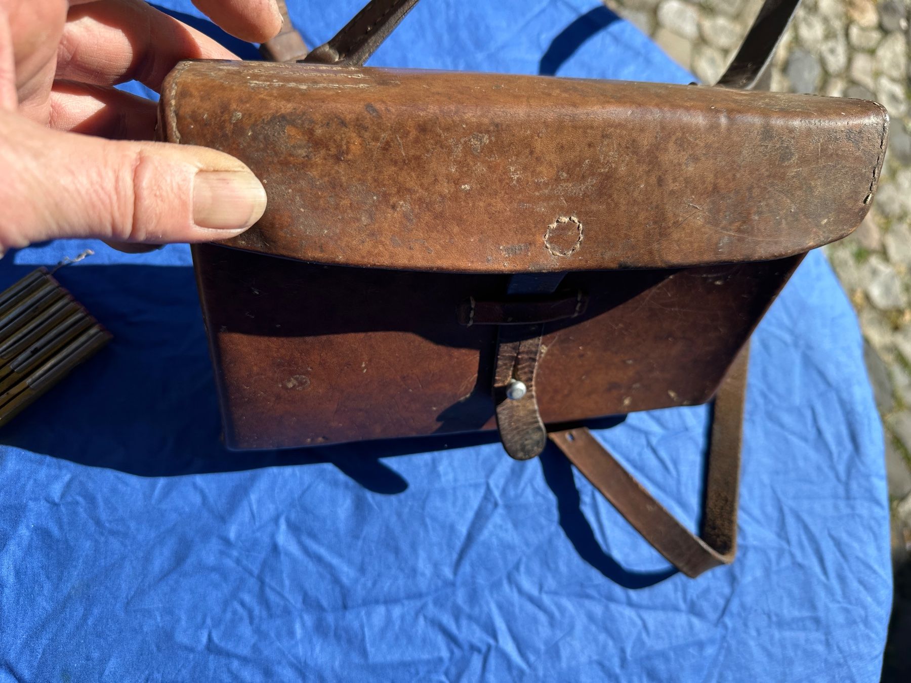 Schweizer Armee Uniformi: Schweizer Militär Ledertasche Kartentasche – Usato da Zürich venduto da atlantis77 5