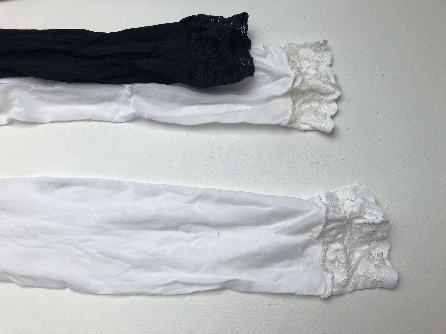 Leggings: zwei Leggins mit spitze – Gebraucht aus Buchs-ZH von Birikina 1