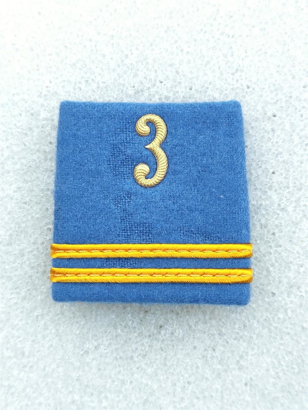 Placchette & Badge: Schulterpatte Oberleutnant Bataillon 3 – Usato da Bauma venduto da SwissMilitaria
