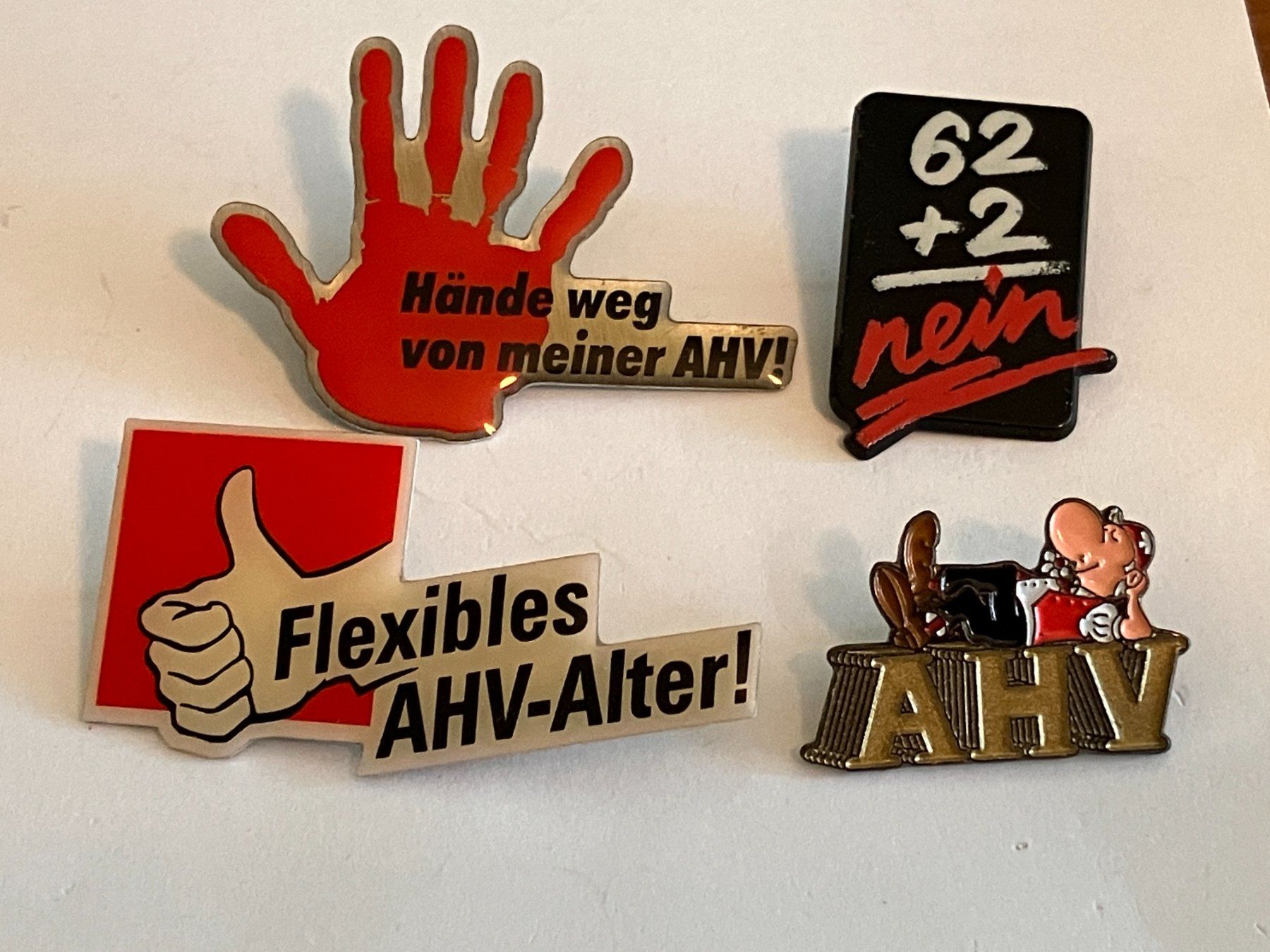 Placchette & Badge: 4 Pin AHV Rente – Usato da Basel venduto da djwwpp