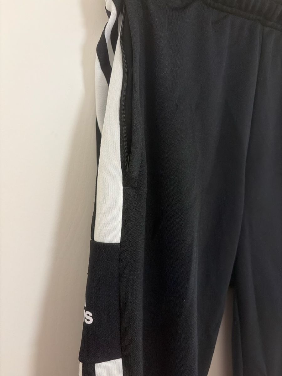 Adidas Pantaloni: Adidas Trainerhose schwarz – Usato da Zürich venduto da gaminev 1