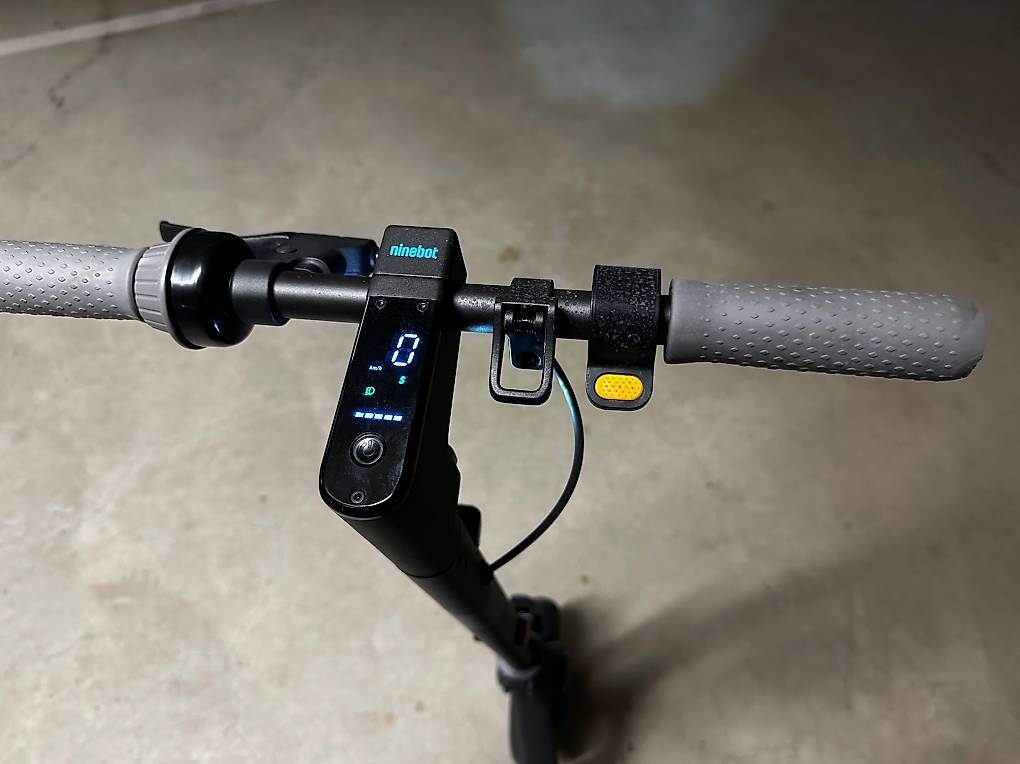 Kickboard: Trottinette électrique ninebot G30D II – Usato da Fribourg venduto da bmz3 2