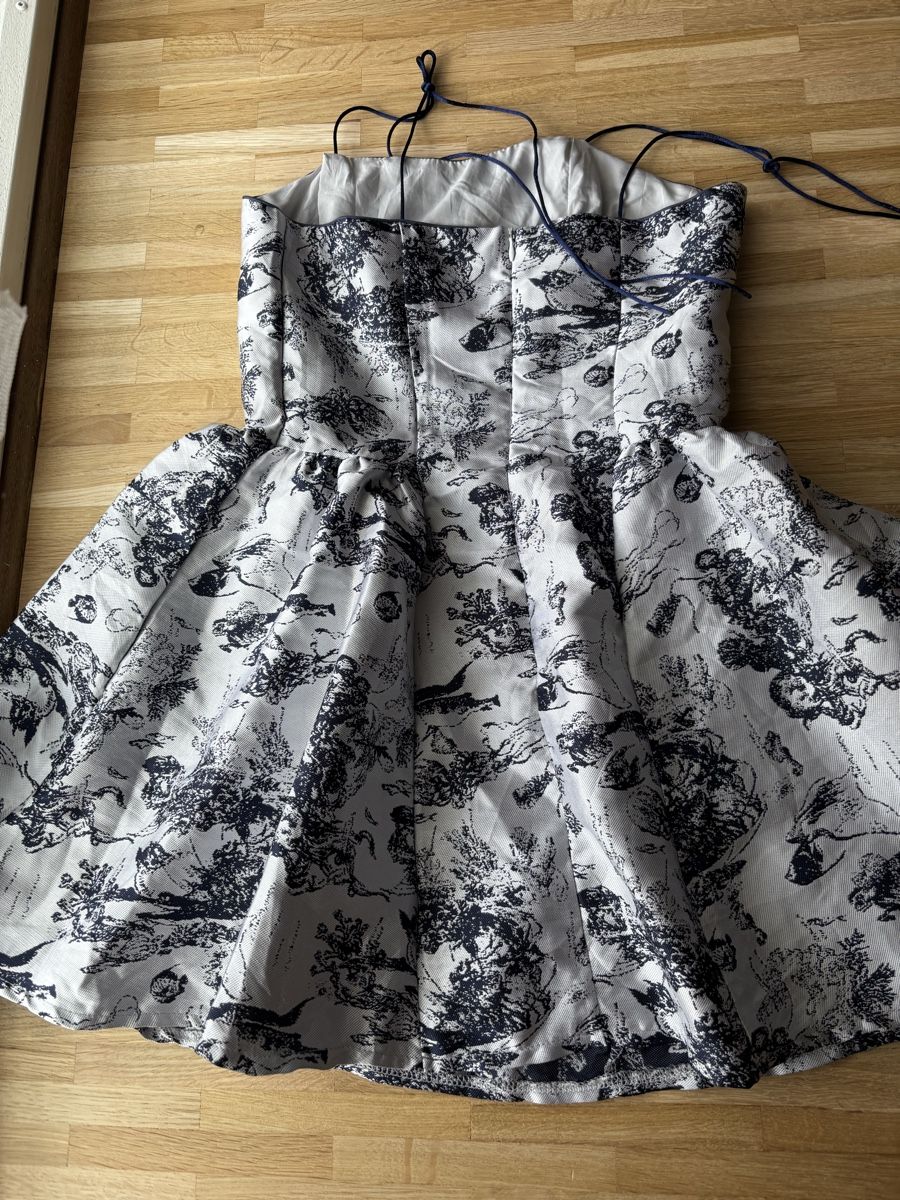 Vestiti: Dress – Usato da Confignon venduto da Second_Hand_Ch 4
