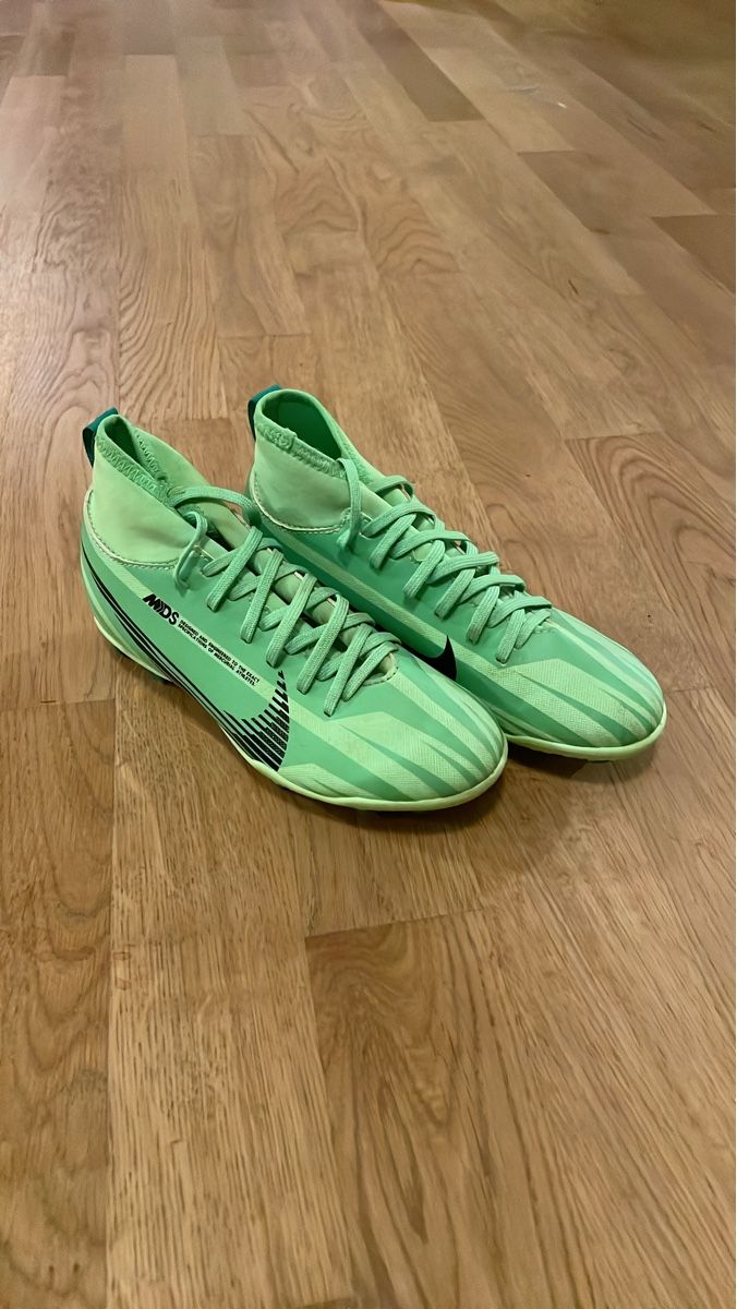 Nike Herrenschuhe: Fussballschuhe MDS Mercurial, Grösse 33 – Gebraucht aus Biel/Bienne von Cyp79