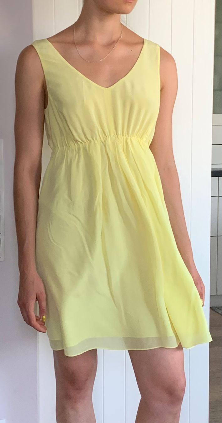 Robes: Kleid von Club Monaco gr.S, Seide – D'occasion à Nuglar par Korsika2