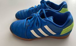 Adidas (Fussball-)Hallenschuhe Gr. 32 blau/weiss 