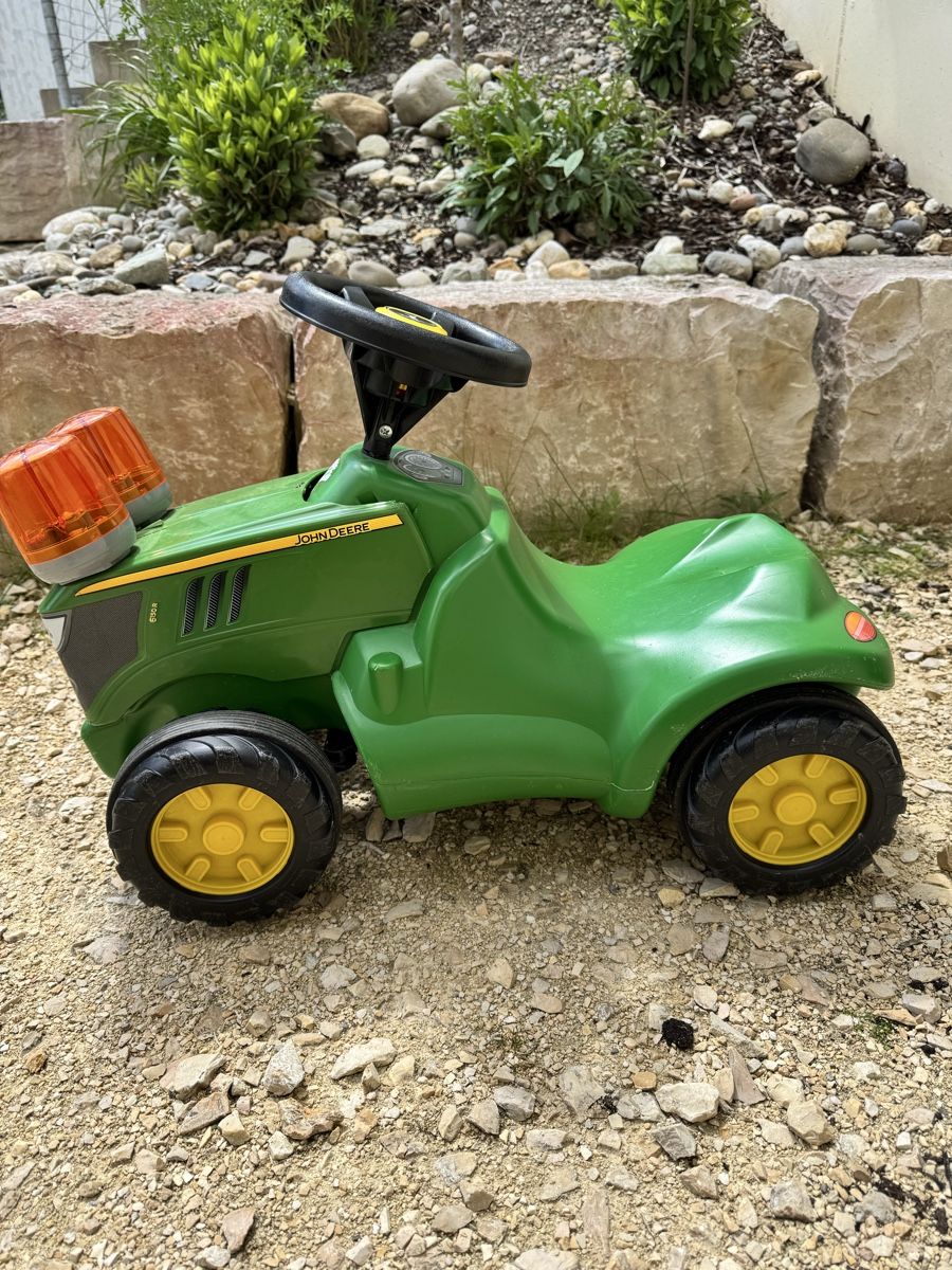 Giocattoli: John Deere Rutscher Traktor mit Licht – Usato da Dielsdorf venduto da NataliaKitsios 2