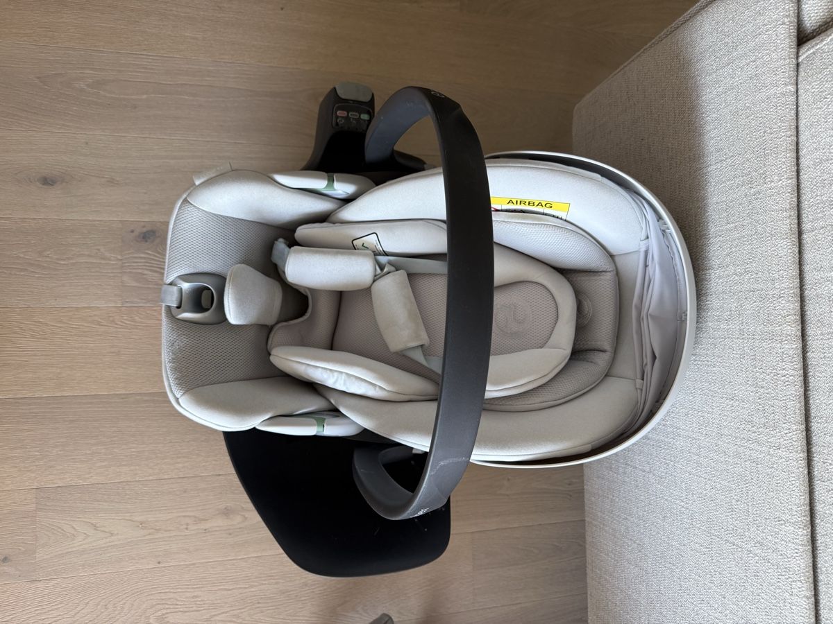Cybex Seggiolini per auto: CYBEX Cloud T i-Size inkl. Base T – Usato da Utzigen venduto da Iopfif 1