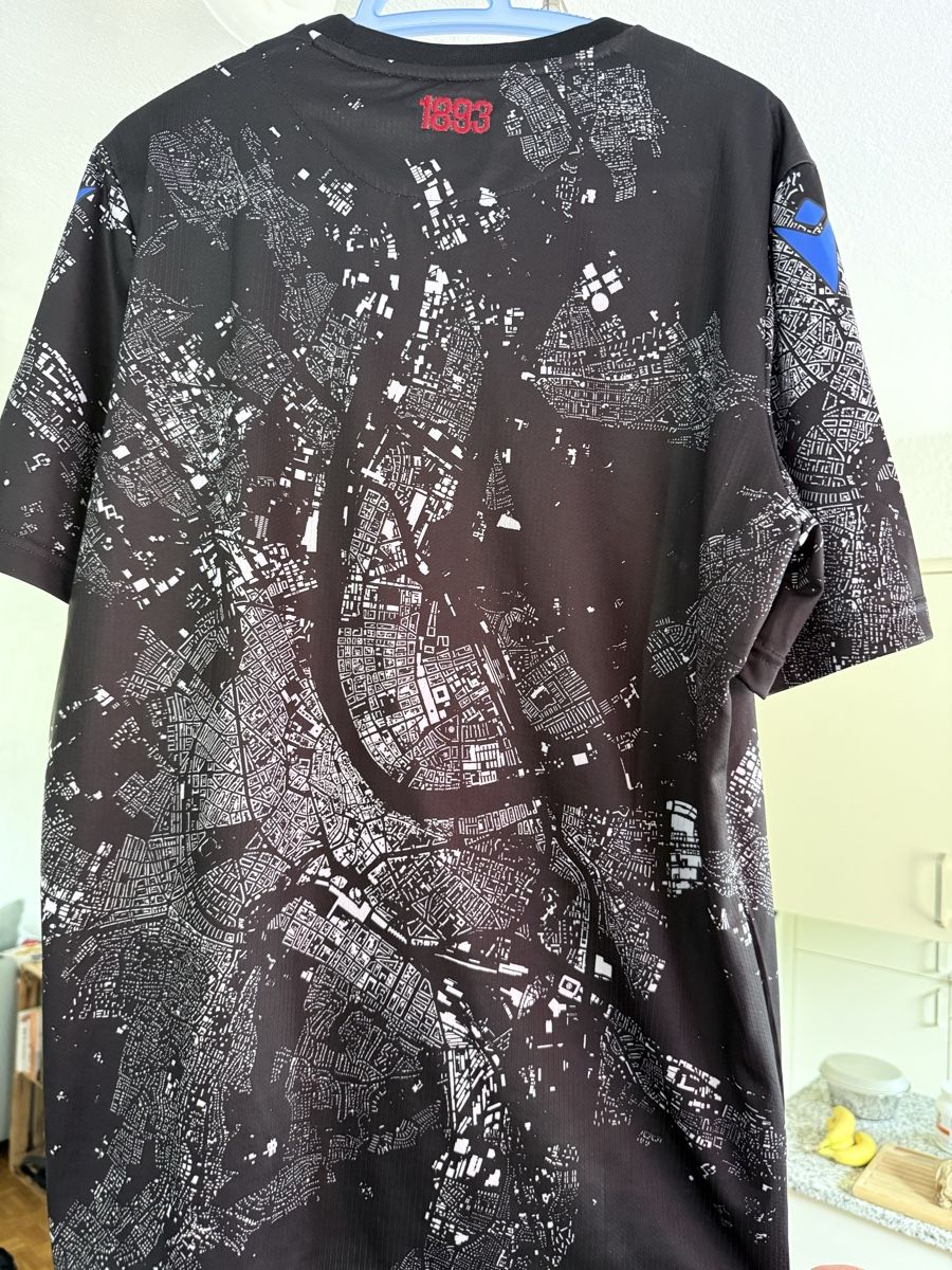 Leibchen & Hosen: FC Basel trikot  – Neu (gemäss Beschreibung) aus Renan BE von Meh1983 1