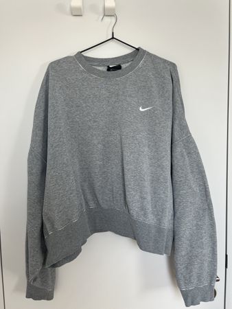 Nike Oversize Sweater Grau XL - Bequem für den Herbst!