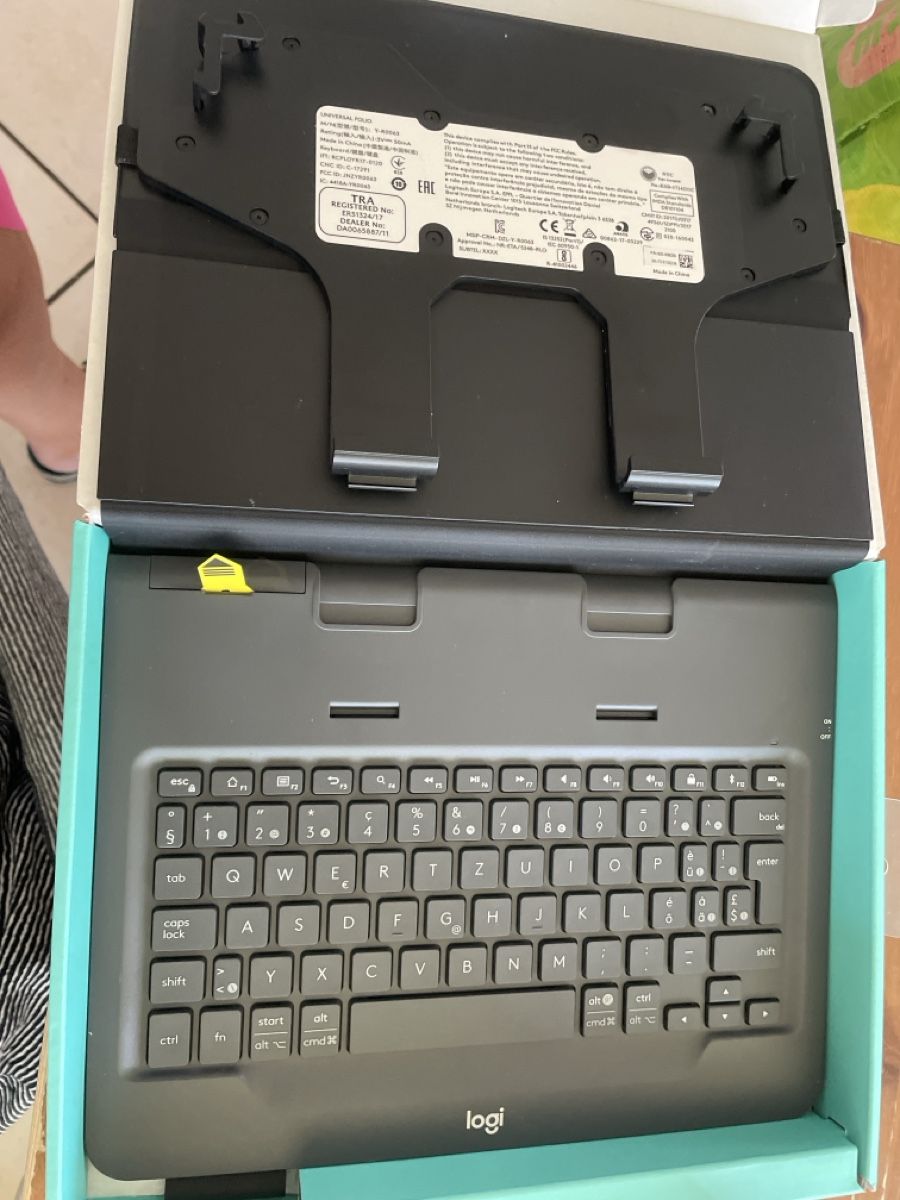 Logitech Tastiere: Logitech Universal Folio Tastatur Hülle 9-10" Tablets neu – Nuovo e nell'imballaggio originale da Obergerlafingen venduto da cabo4 3
