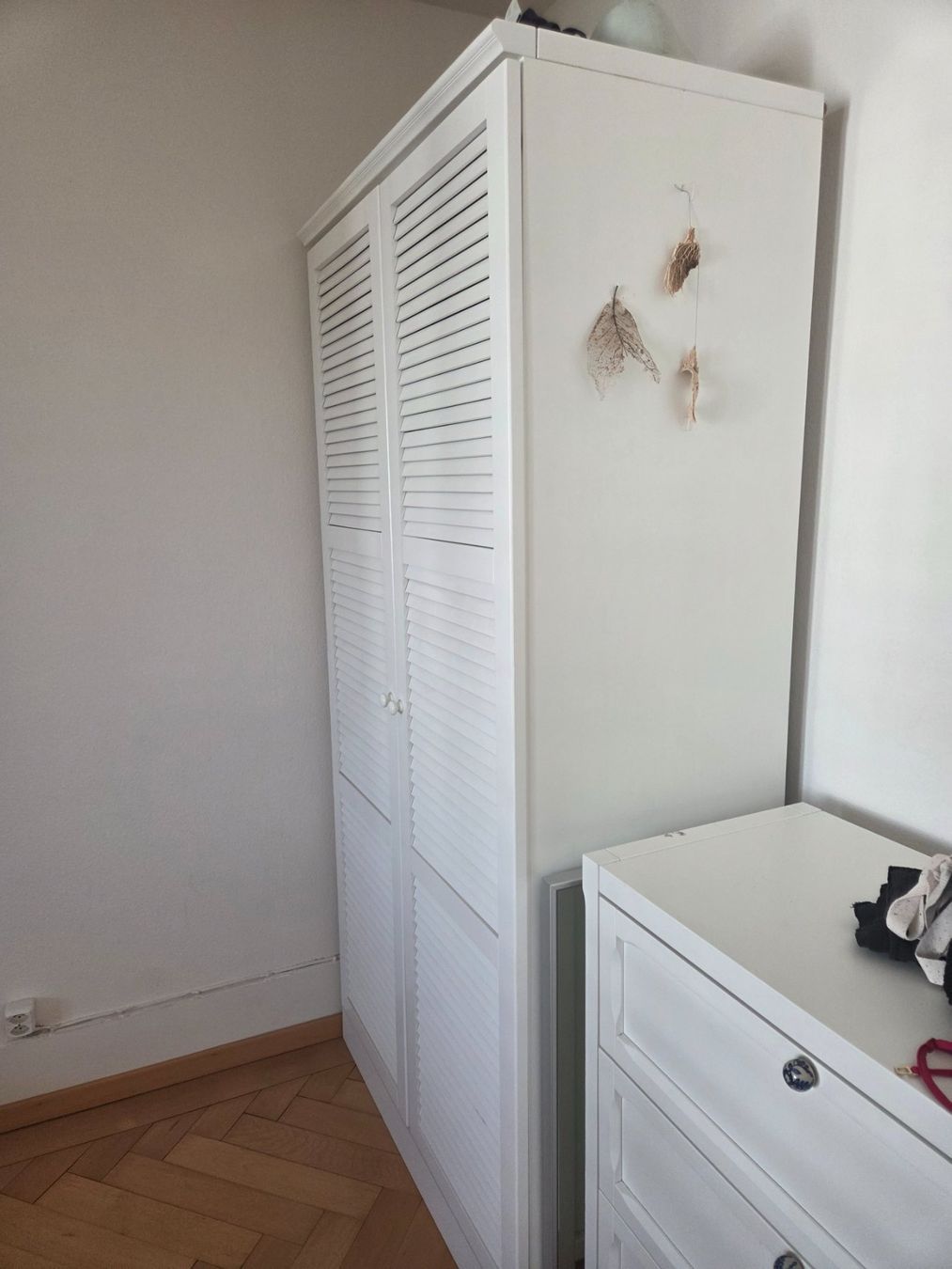 Schränke: Kleiderschrank 2-Türen – Gebraucht aus Zürich von ninaschmo 1