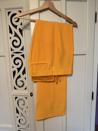PRADA Hose, Gr. 38 (IT42) Goldgelb, elegant für den Frühling