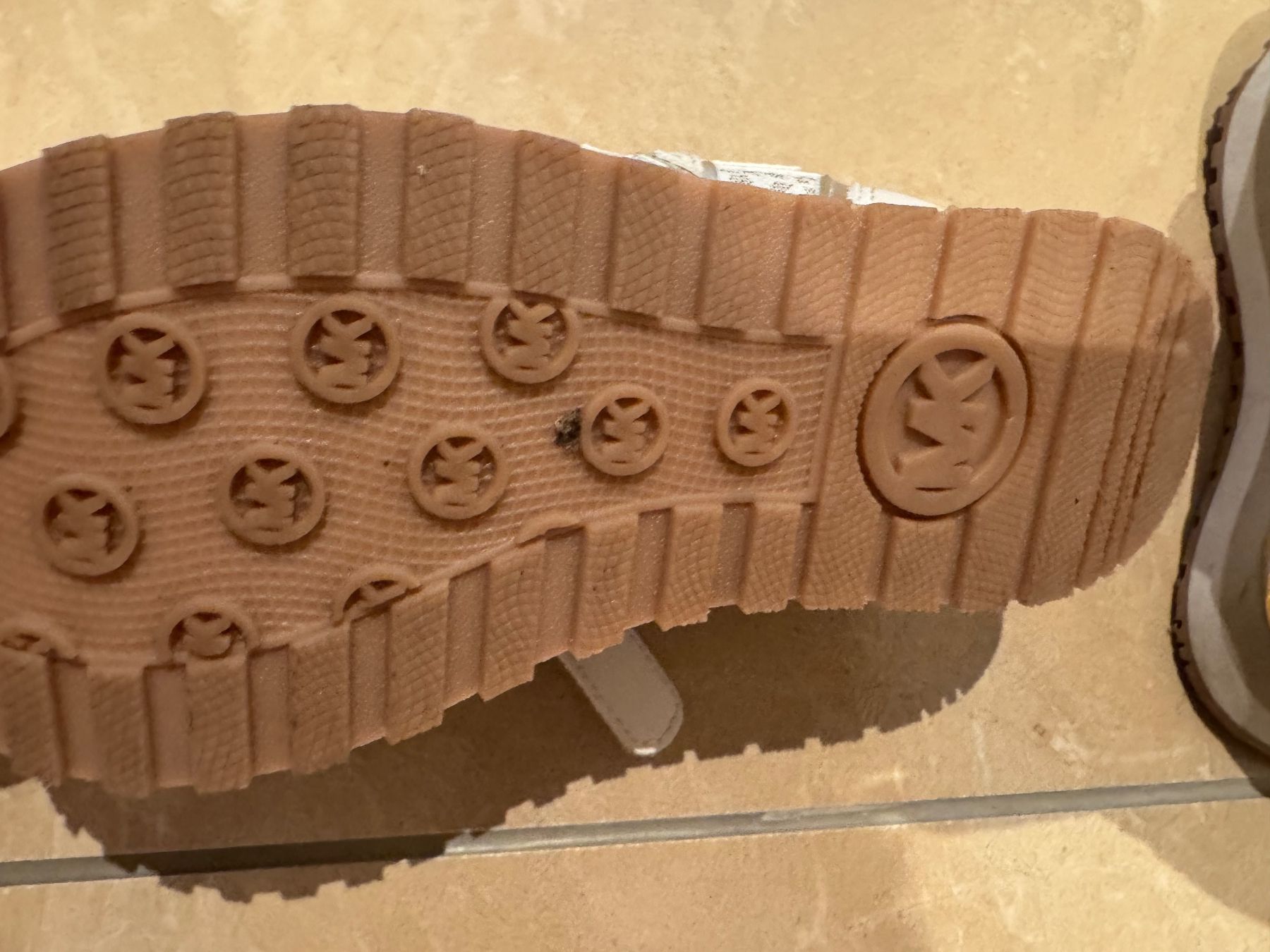 Scarpe per ragazze: Michael Kors NWT coole Sneakers, 31 – Nuovo (secondo la descrizione) da Klingnau venduto da Markus14 4