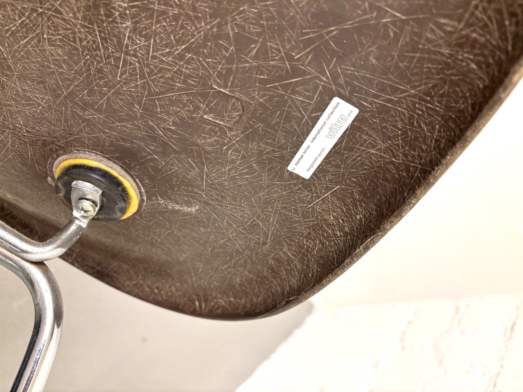 Eames Stühle: Eames Stuhl braun von Vitra / Miller – Gebraucht aus Zürich von Bob221 3
