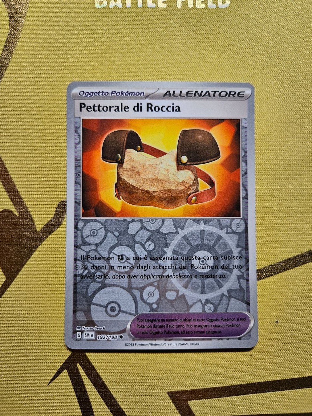 Pokémon Carte collezionabili: Scarlet & Violet - Pettorale di Roccia – Usato da Bellinzona venduto da Pokemarco