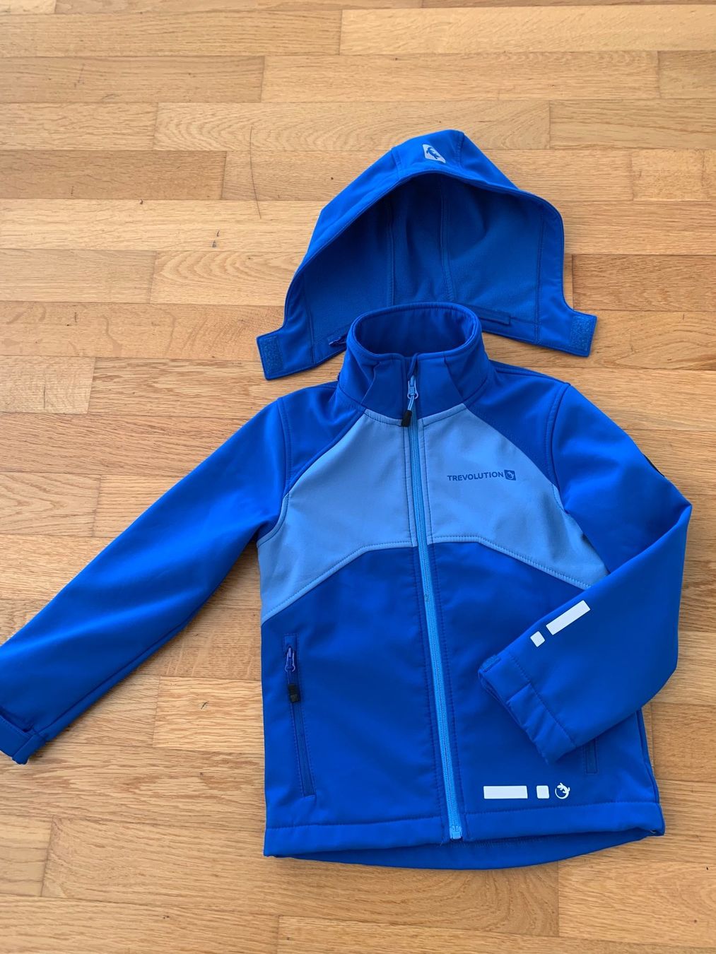 Trevolution Jacken & Mäntel: Kinder Softshelljacke Trevolution blau Grösse 122 – Gebraucht aus Gamprin von Senfkorn11