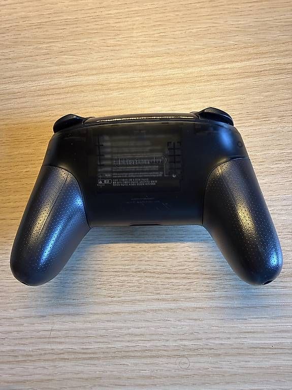 Manettes: Nintendo Switch Pro Controller – D'occasion à Winikon par gandiva 1