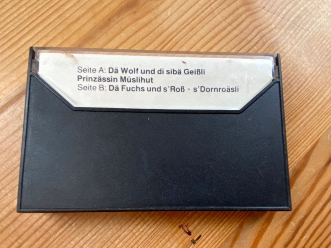 Musicassette: Kassette - dä Wolf und di sibä Geißli – Usato da St.Gallen venduto da kingsamas 2