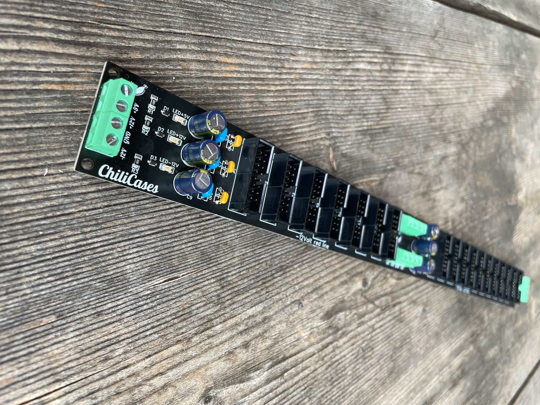 Strumenti musicali: ChiliCases filtered Eurorack Busboard – Nuovo (secondo la descrizione) da Brittnau venduto da controllerbeschuss 4
