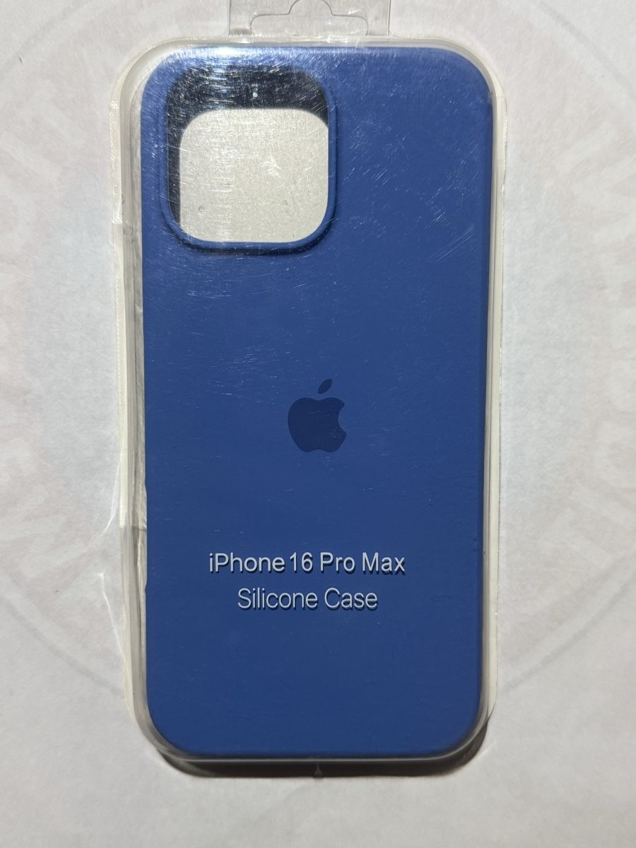 Cover & Protezioni schermo: Coque Silicone iPhone 16 Pro Max bleu NEUF – Nuovo e nell'imballaggio originale da Lausanne venduto da Licio7