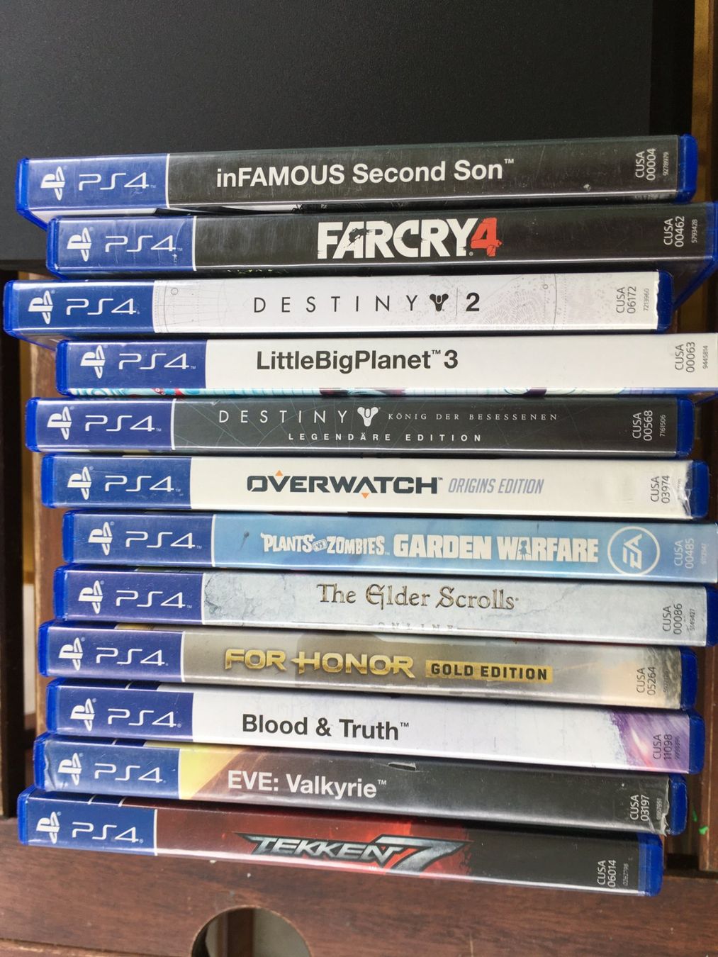 Sony Console: PS4 Konsole + 12 Spiele - inkl. 1 Controller – Usato da St.Gallen venduto da sjosjo 2