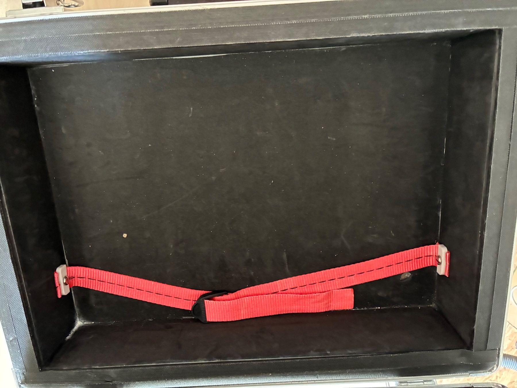 Valises de voyage: Feuerfester Akku Koffer – D'occasion à Hofstetten ZH par Qwertz3 1