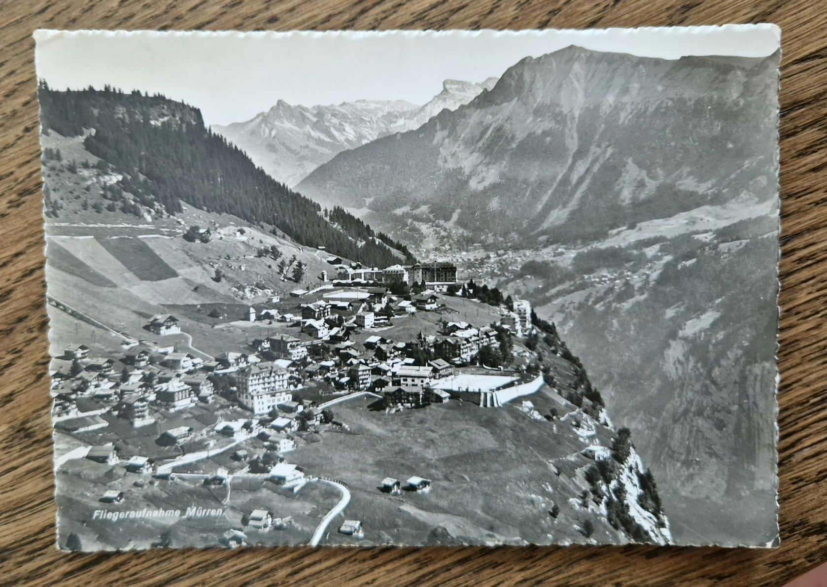 Cartoline postali: Fliegeraufnahme Mürren – Usato da Ebikon venduto da Donar50