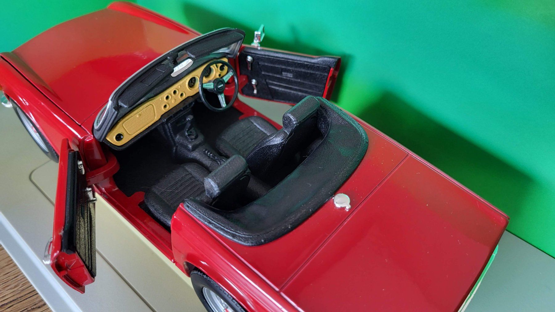 AMT/ERTL Modellautos: Triumph TR6 1:18 Ertl – Gebraucht aus Rothrist von Juana5 4